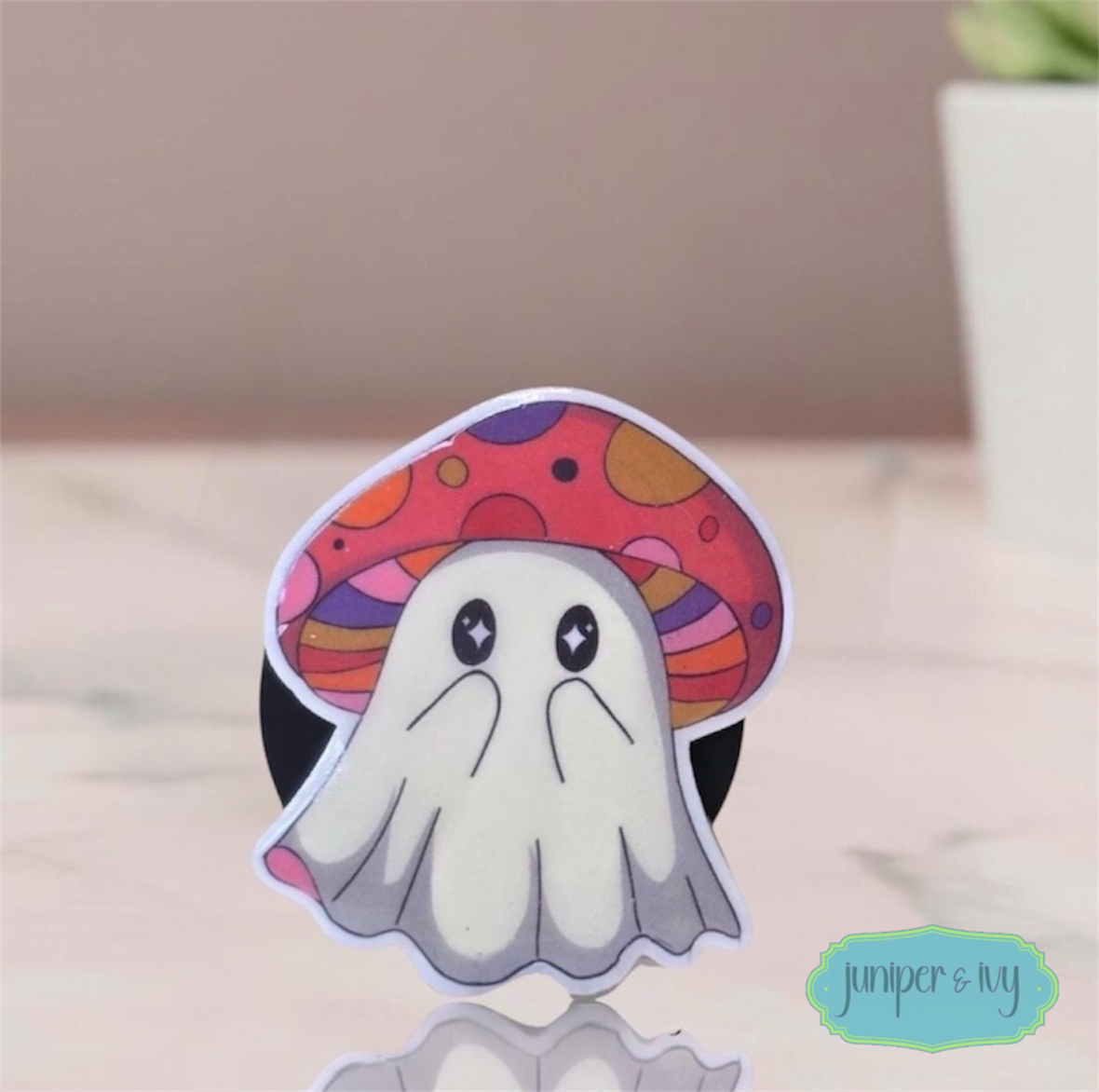 Mushroom ghost phone grip